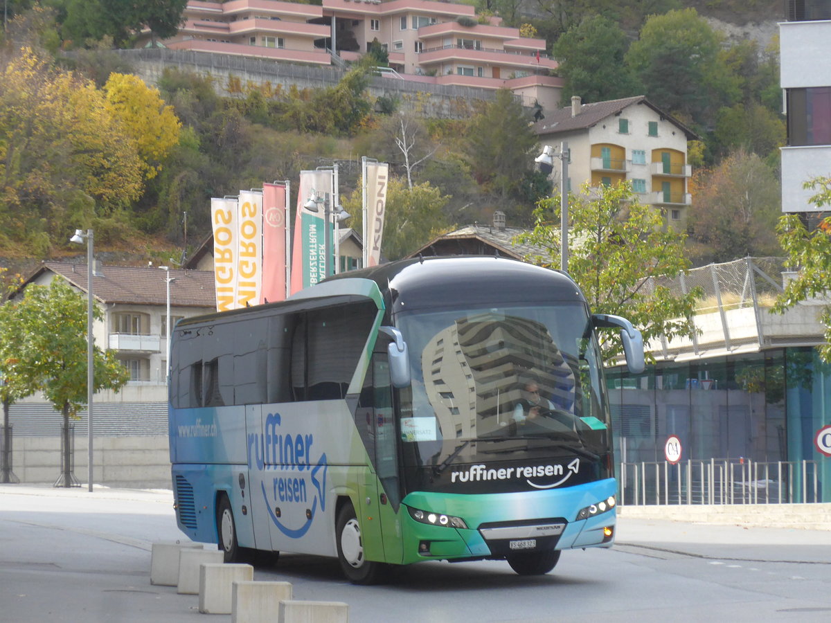 (210'678) - Ruffiner, Turtmann - VS 468'323 - Neoplan am 27. Oktober 2019 beim Bahnhof Visp