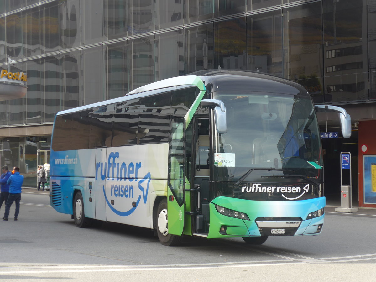 (210'681) - Ruffiner, Turtmann - VS 468'323 - Neoplan am 27. Oktober 2019 beim Bahnhof Visp