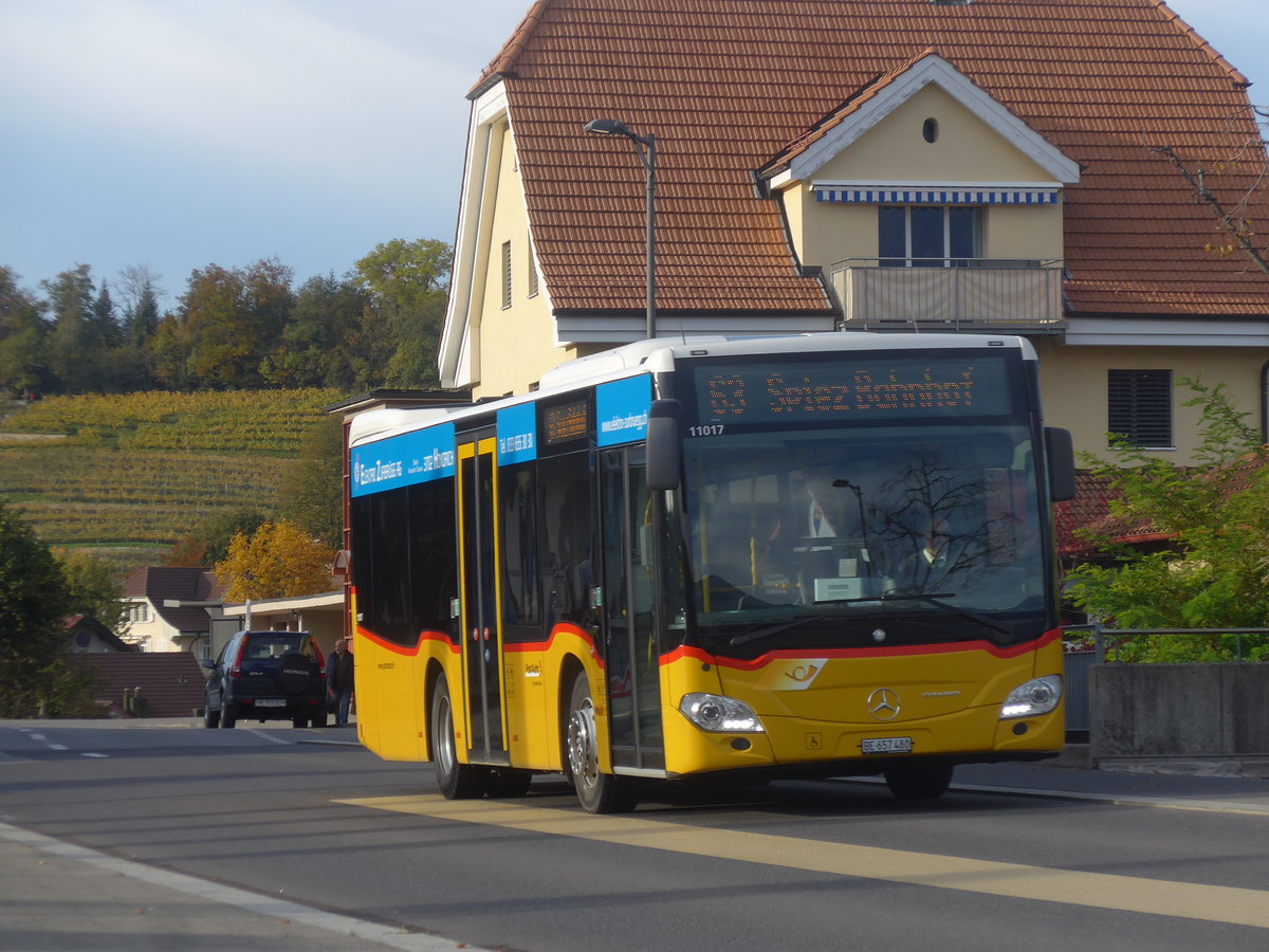 (210'694) - PostAuto Bern - BE 657'480 - Mercedes am 27. Oktober 2019 beim Bahnhof Spiez