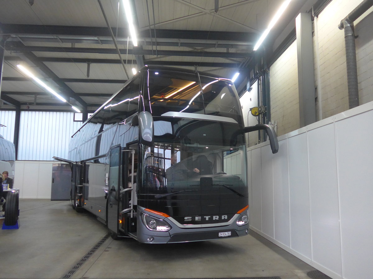 (210'806) - EvoBus, Kloten - ZH 934'783 - Setra am 8. November 2019 in Kloten, EvoBus