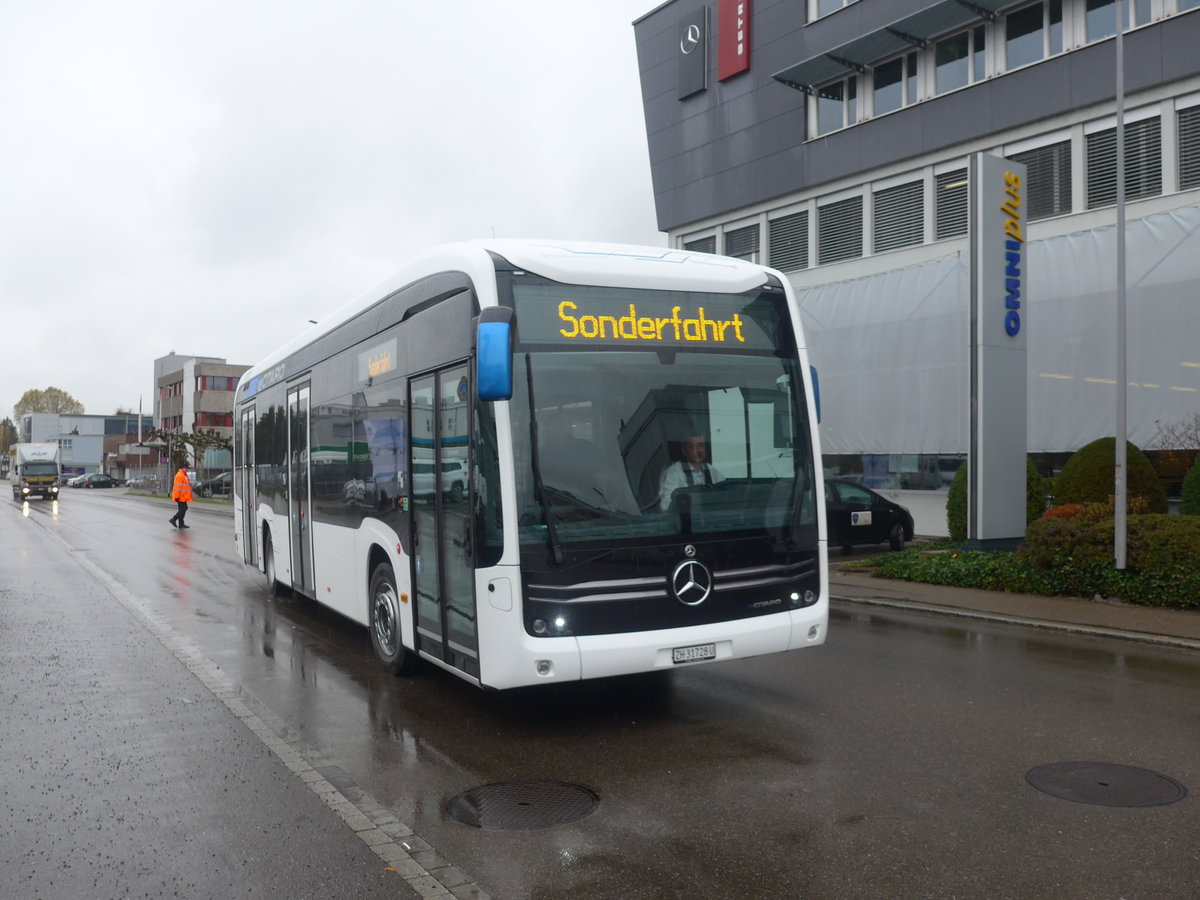 (210'819) - EvoBus, Kloten - ZH 31'728 U - Mercedes am 8. November 2019 in Kloten, EvoBus