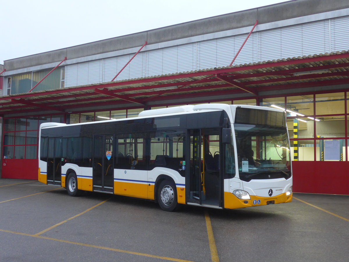 (210'866) - Aus Deutschland: HEAG Darmstadt - Nr. 305 - Mercedes am 8. November 2019 in Kloten, EvoBus