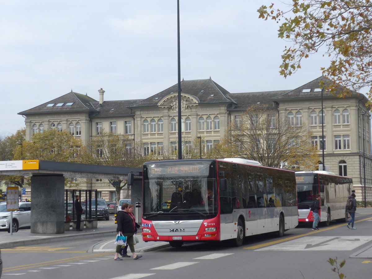 (210'915) - TRAVYS Yverdon - Nr. 228/VD 133'020 - MAN am 9. November 2019 beim Bahnhof Yverdon