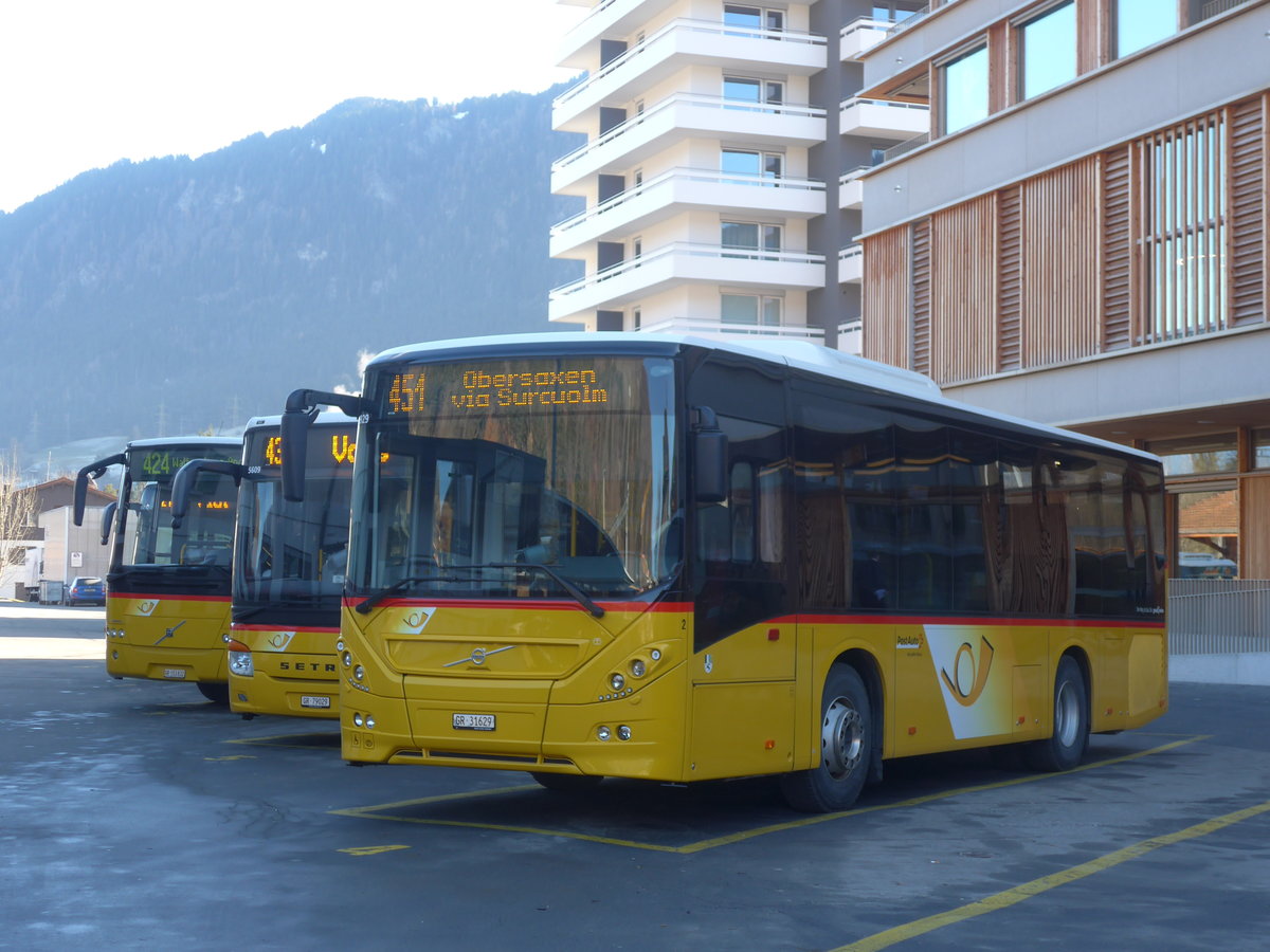 (212'605) - Fontana, Ilanz - Nr. 2/GR 31'629 - Volvo am 7. Dezember 2019 beim Bahnhof Ilanz