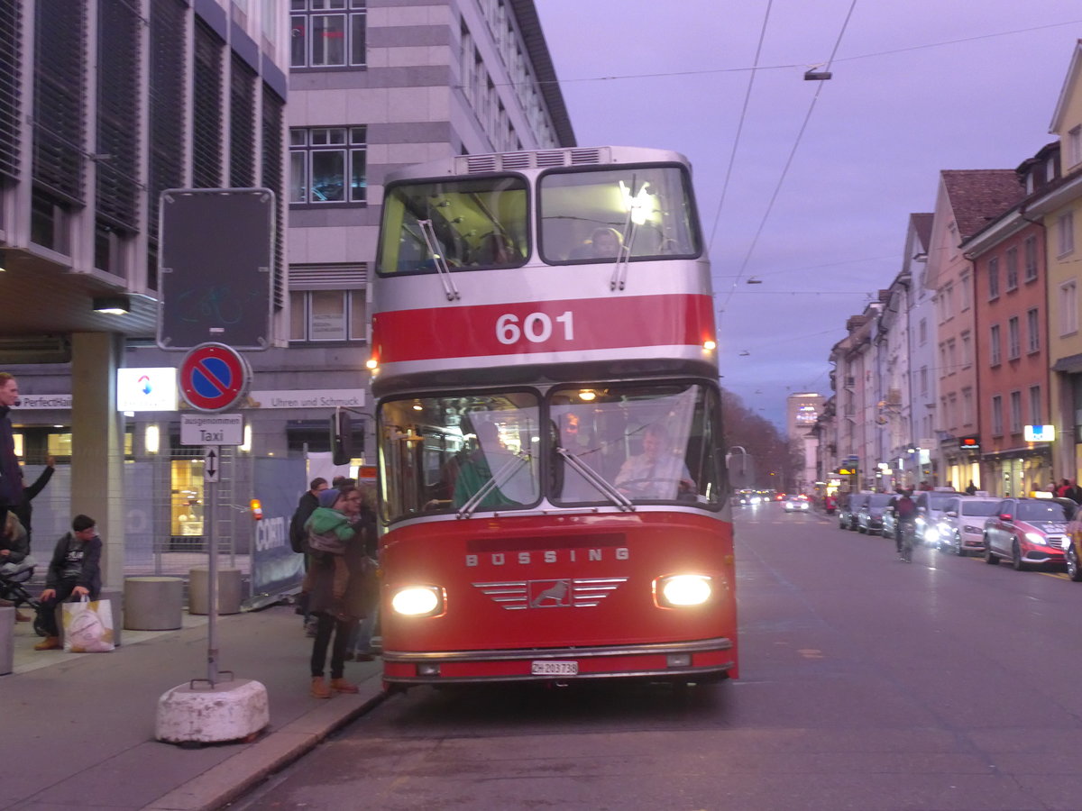 (212'675) - WV Winterthur - Nr. 601/ZH 203'738 - Bssing (ex Nr. 201; ex Amt fr Luftverkehr, Zrich Nr. 47; ex Swissair, Zrich Nr. 23) am 7. Dezember 2019 in Winterthur, Schmidgasse