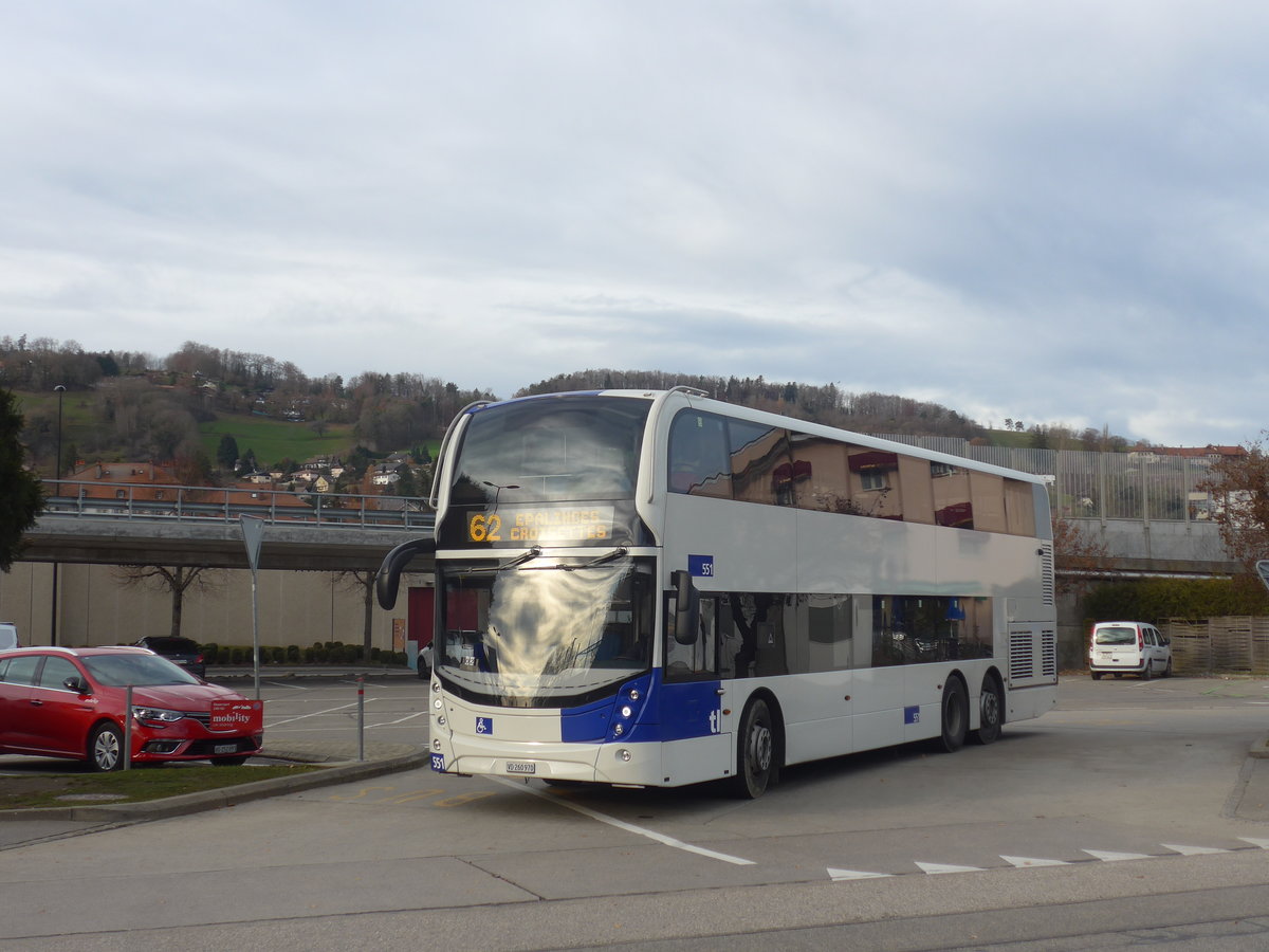 (212'798) - TL Lausanne - Nr. 551/VD 260'970 - Alexander Dennis am 8. Dezember 2019 beim Bahnhof Moudon