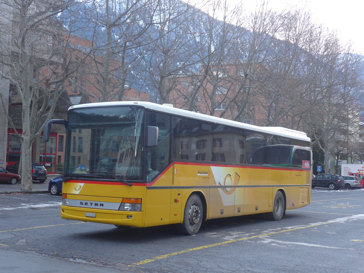 (213'383) - PostAuto Wallis - VS 241'974 - Setra am 4. Januar 2020 in Brig, Garage