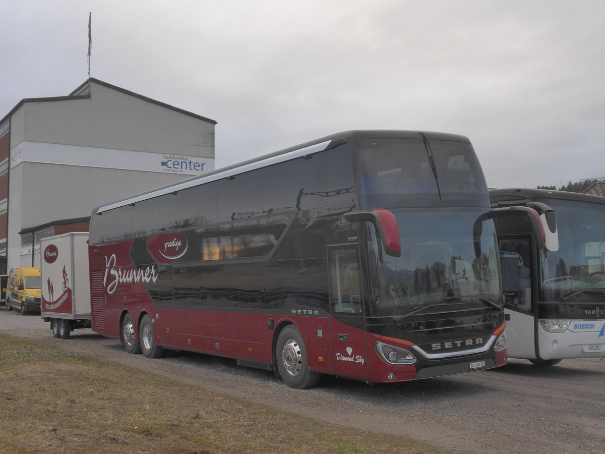 (214'072) - Brunner, Sargans - SG 40'670 - Setra am 1. Februar 2020 beim Bahnhof Uznach