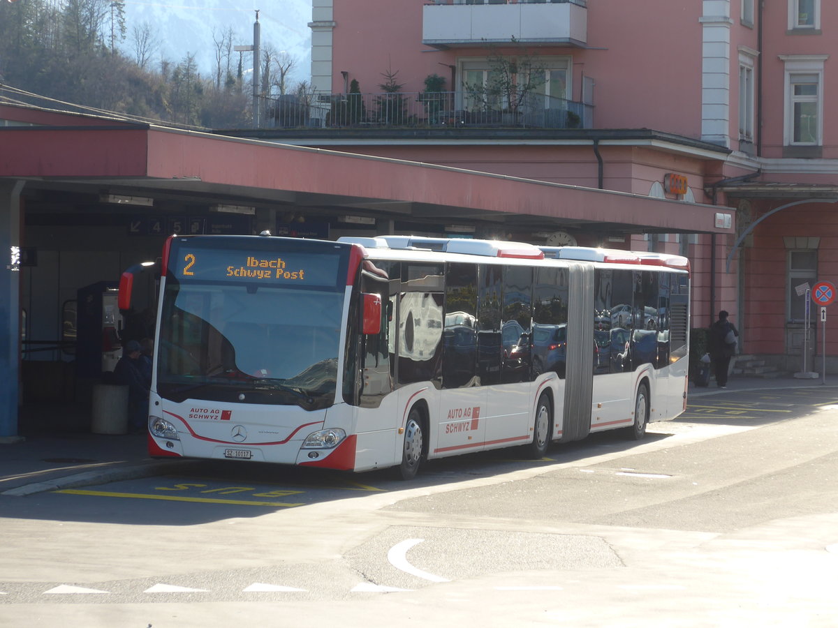 (214'164) - AAGS Schwyz - Nr. 17/SZ 10'117 - Mercedes am 9. Februar 2020 beim Bahnhof Brunnen