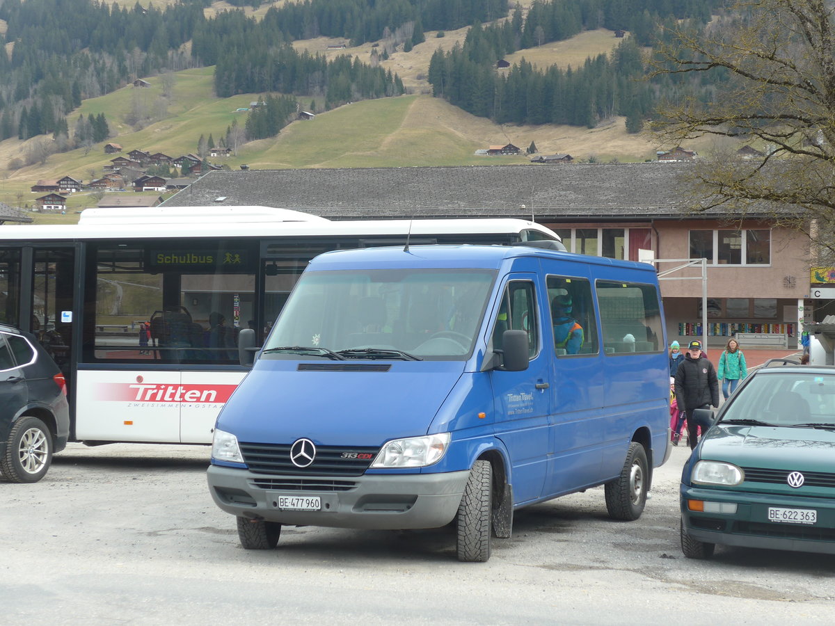 (214'388) - Tritten, Zweisimmen - BE 477'960 - Mercedes am 17. Februar 2020 beim Bahnhof Zweisimmen