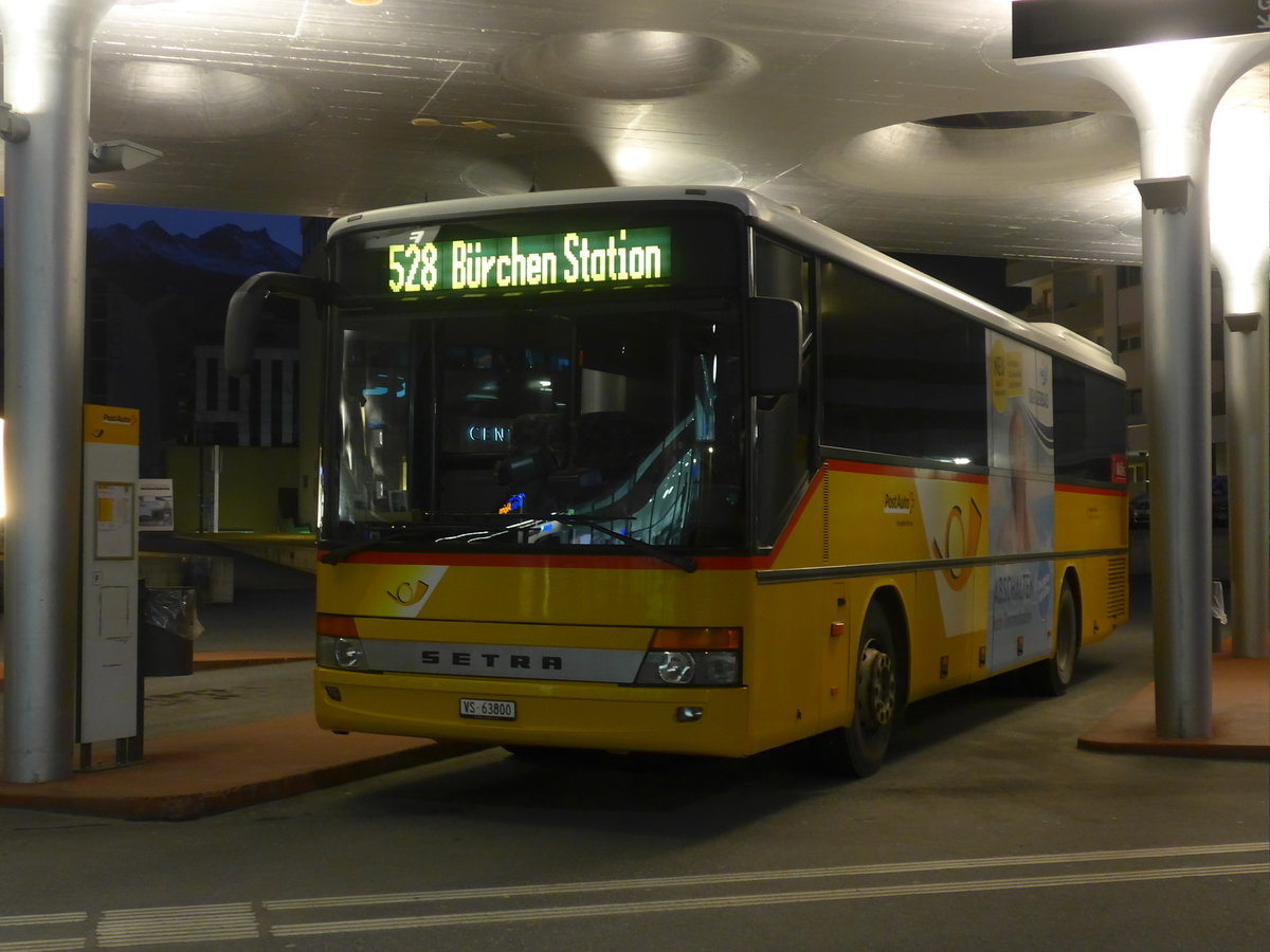 (214'845) - Autotour, Visp - VS 63'800 - Setra am 22. Februar 2020 beim Bahnhof Visp