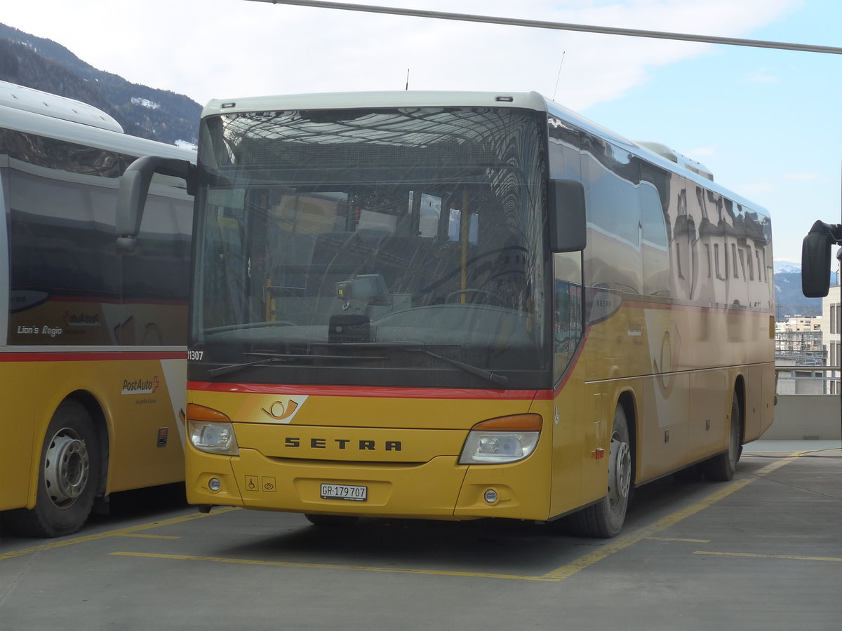 (214'941) - PostAuto Graubnden - GR 179'707 - Setra am 1. Mrz 2020 in Chur, Postautostation