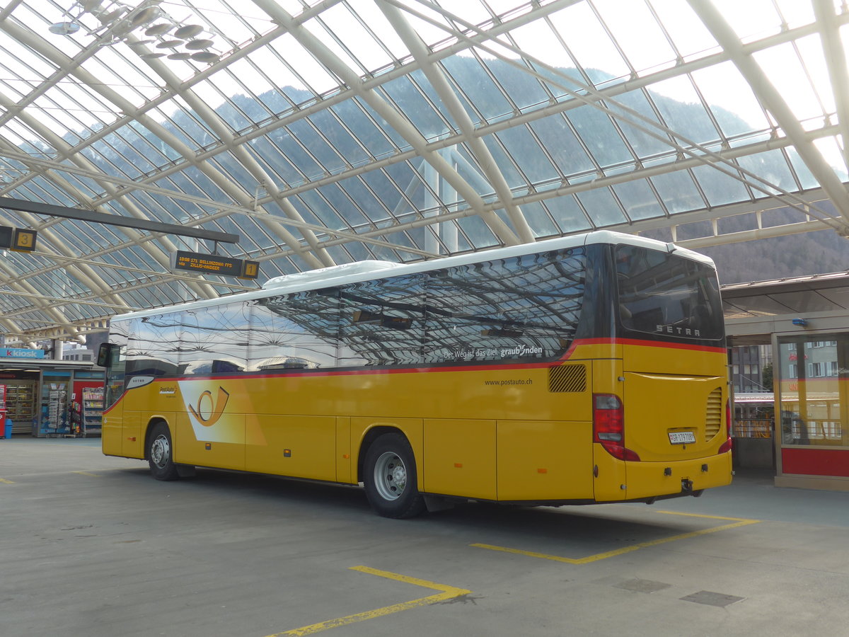 (214'945) - PostAuto Graubnden - GR 179'708 - Setra am 1. Mrz 2020 in Chur, Postautostation