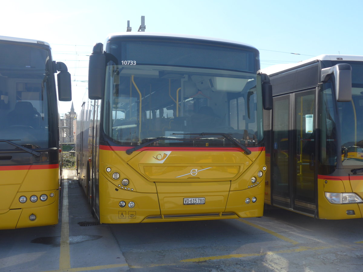 (215'207) - Favre, Avenches - VD 615'780 - Volvo am 15. Mrz 2020 in Yverdon, Postgarage