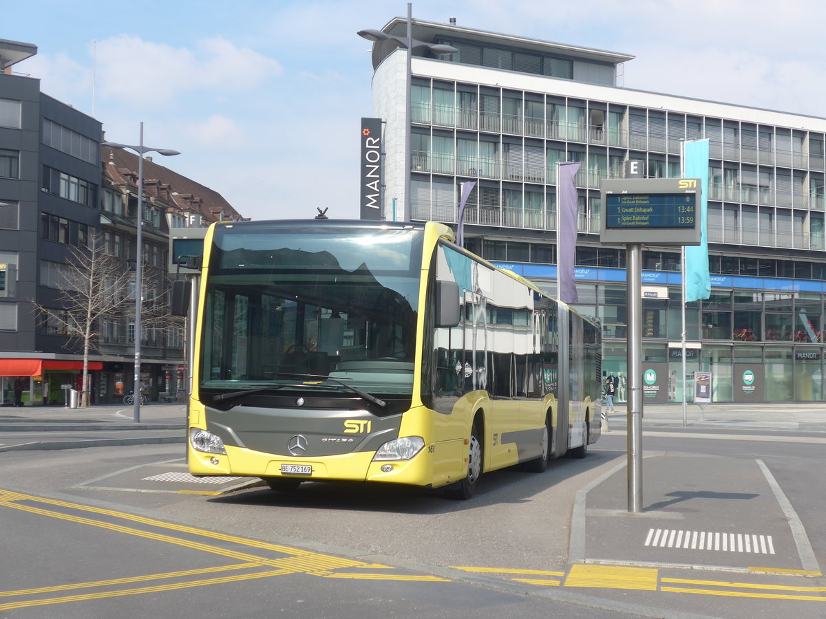 (215'560) - STI Thun - Nr. 169/BE 752'169 - Mercedes am 26. Mrz 2020 beim Bahnhof Thun