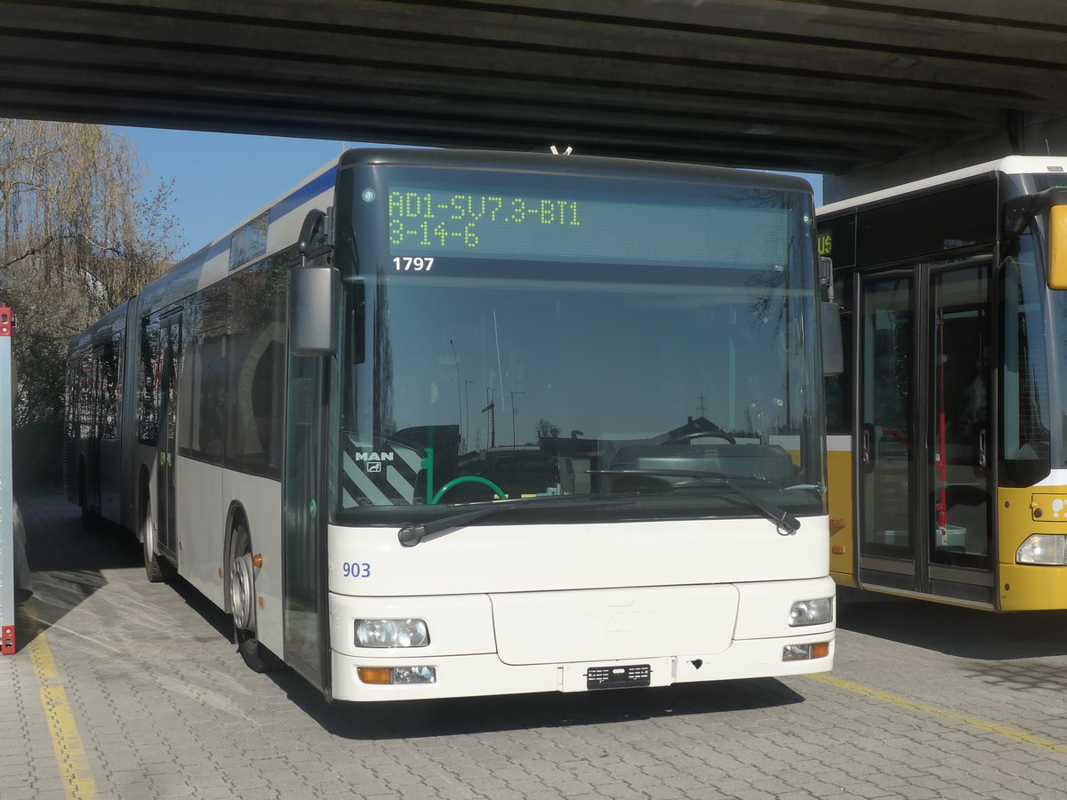 (215'838) - VMCV Clarens - Nr. 903 - MAN (ex transN, La Chaux-de-Fonds Nr. 242; ex TN Neuchtel Nr. 242) am 4. April 2020 in Kerzers, Murtenstrasse