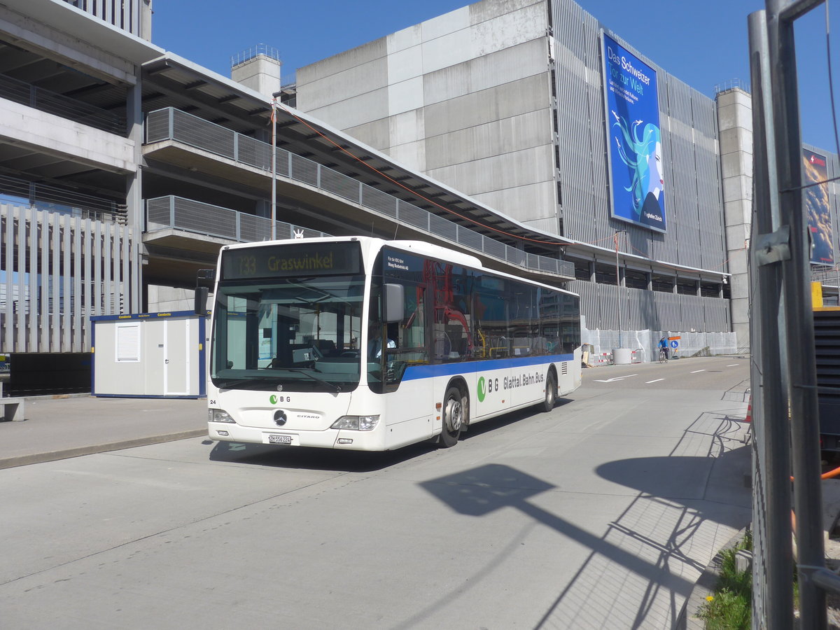 (215'905) - Maag, Kloten - Nr. 24/ZH 556'224 - Mercedes am 6. April 2020 in Zrich, Flughafen