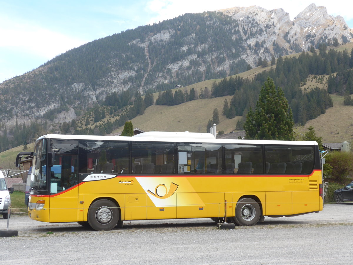 (216'183) - Spring, Schwenden - BE 26'672 - Setra am 17. April 2020 in Grimmialp, Parkplatz