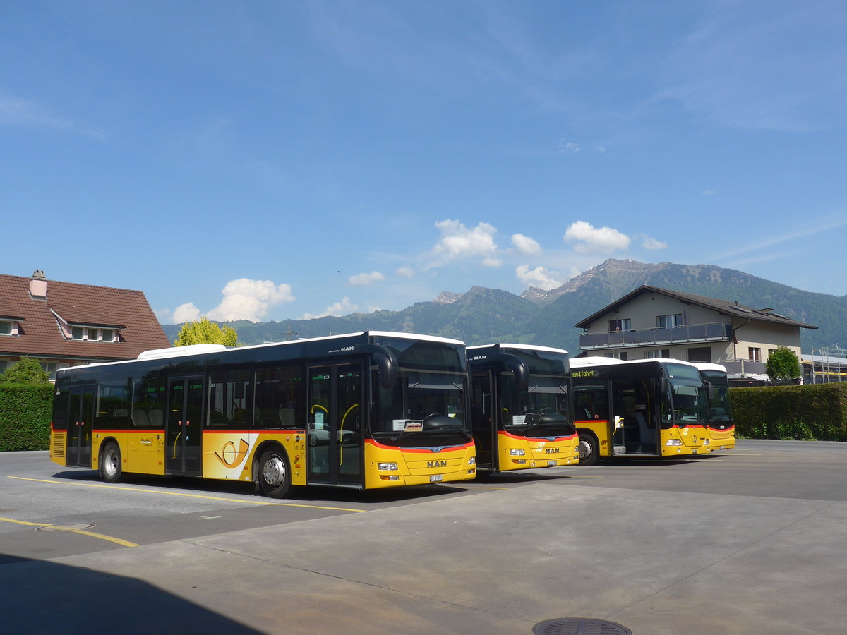 (216'874) - PostAuto Ostschweiz - SZ 27'381 - MAN (ex Kistler, Reichenburg) am 9. Mai 2020 in Reichenburg, Garage