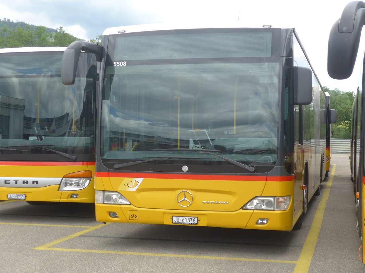 (216'944) - CarPostal Ouest - JU 61'876 - Mercedes (ex Nr. 16) am 10. Mai 2020 in Develier, Parkplatz