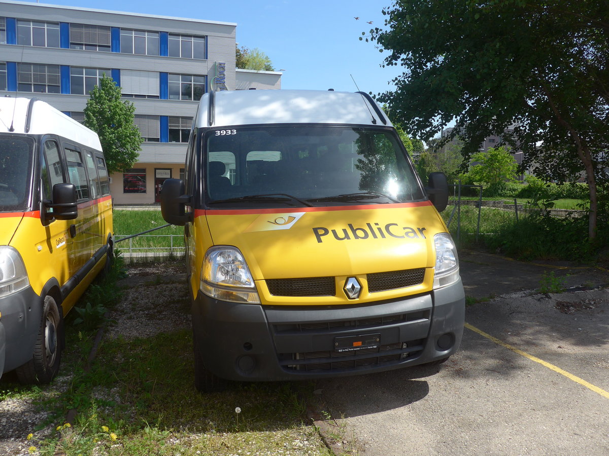 (216'976) - CarPostal Ouest - (VD 386'108) - Renault am 10. Mai 2020 in Yverdon, Garage