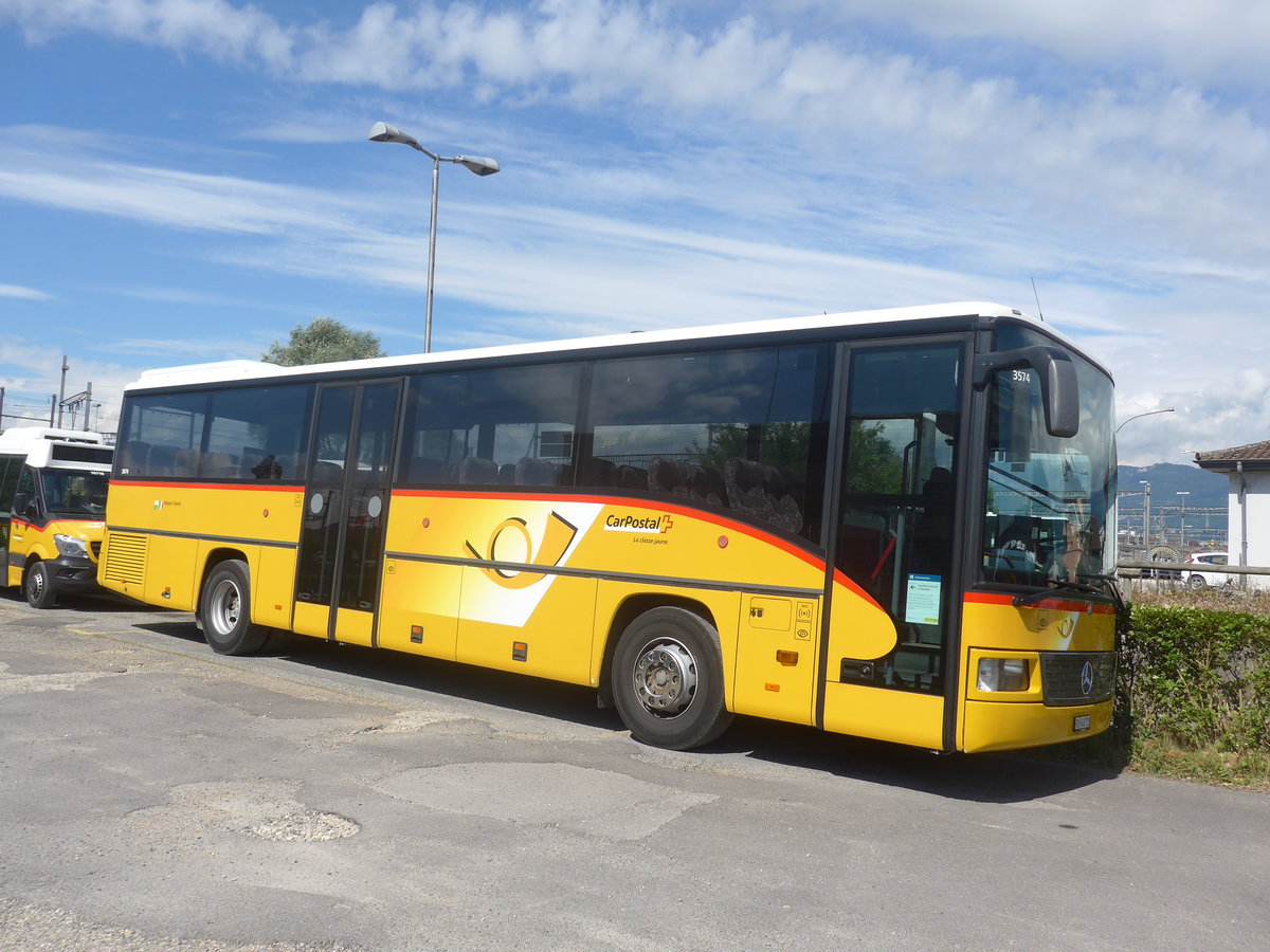 (217'837) - CarPostal Ouest - VD 548'725 - Mercedes am 13. Juni 2020 in Yverdon, Garage