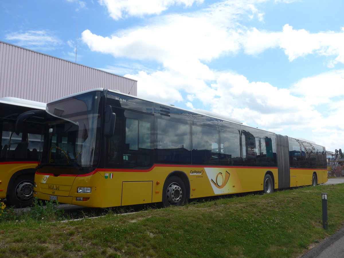 (217'852) - CarPostal Ouest - VD 495'031 - MAN am 13. Juni 2020 in Echallens, Garage