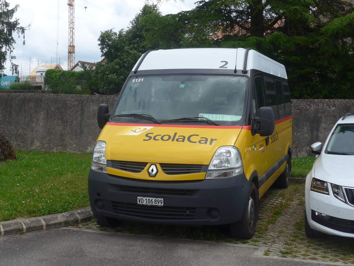 (217'878) - CarPostal Ouest - VD 106'899 - Renault am 13. Juni 2020 in Sullens, Auberge