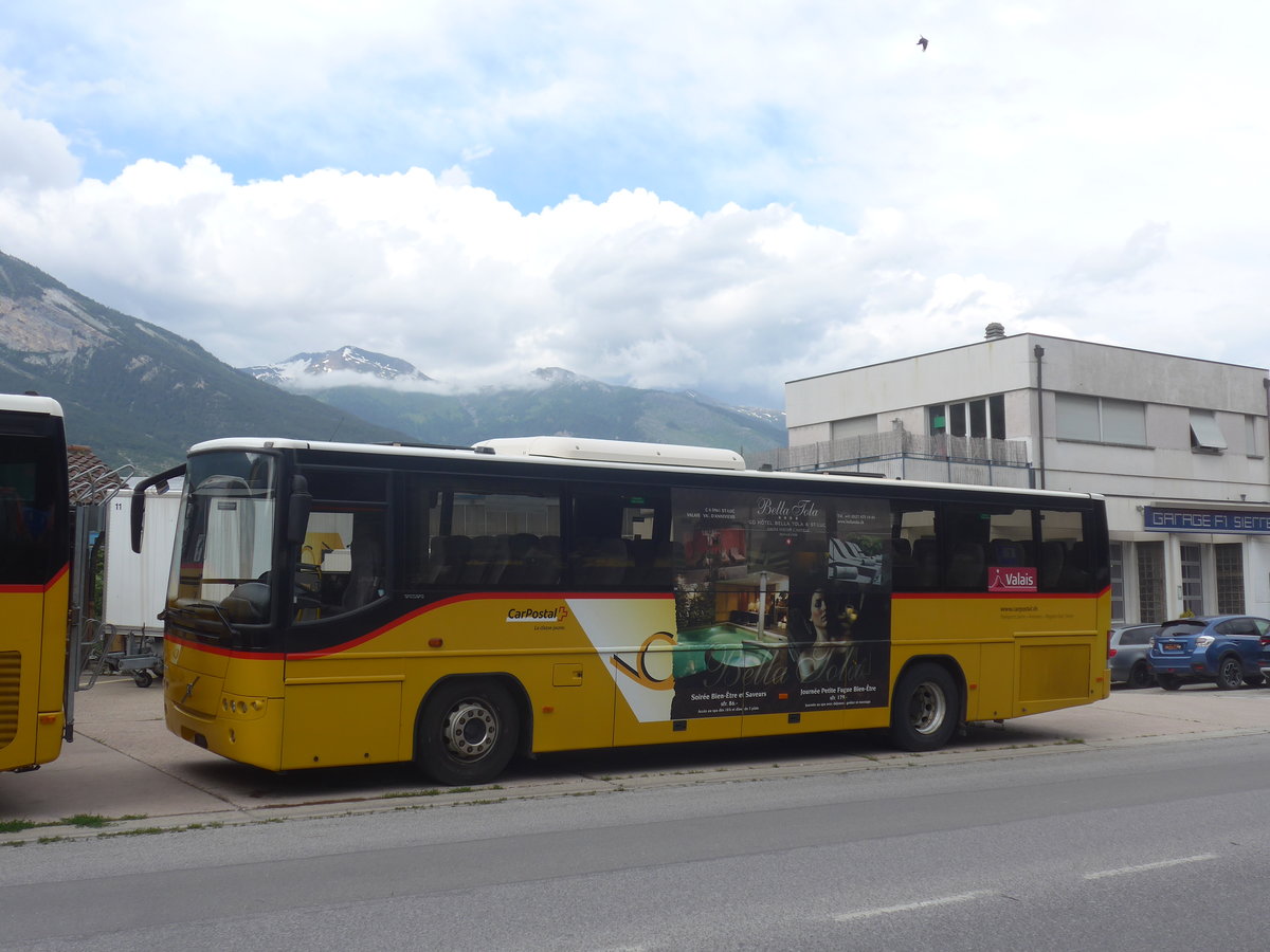 (217'917) - TSAR, Sierre - (VS 45'635) - Volvo (ex Epiney, Ayer) am 13. Juni 2020 in Sierre, Garage