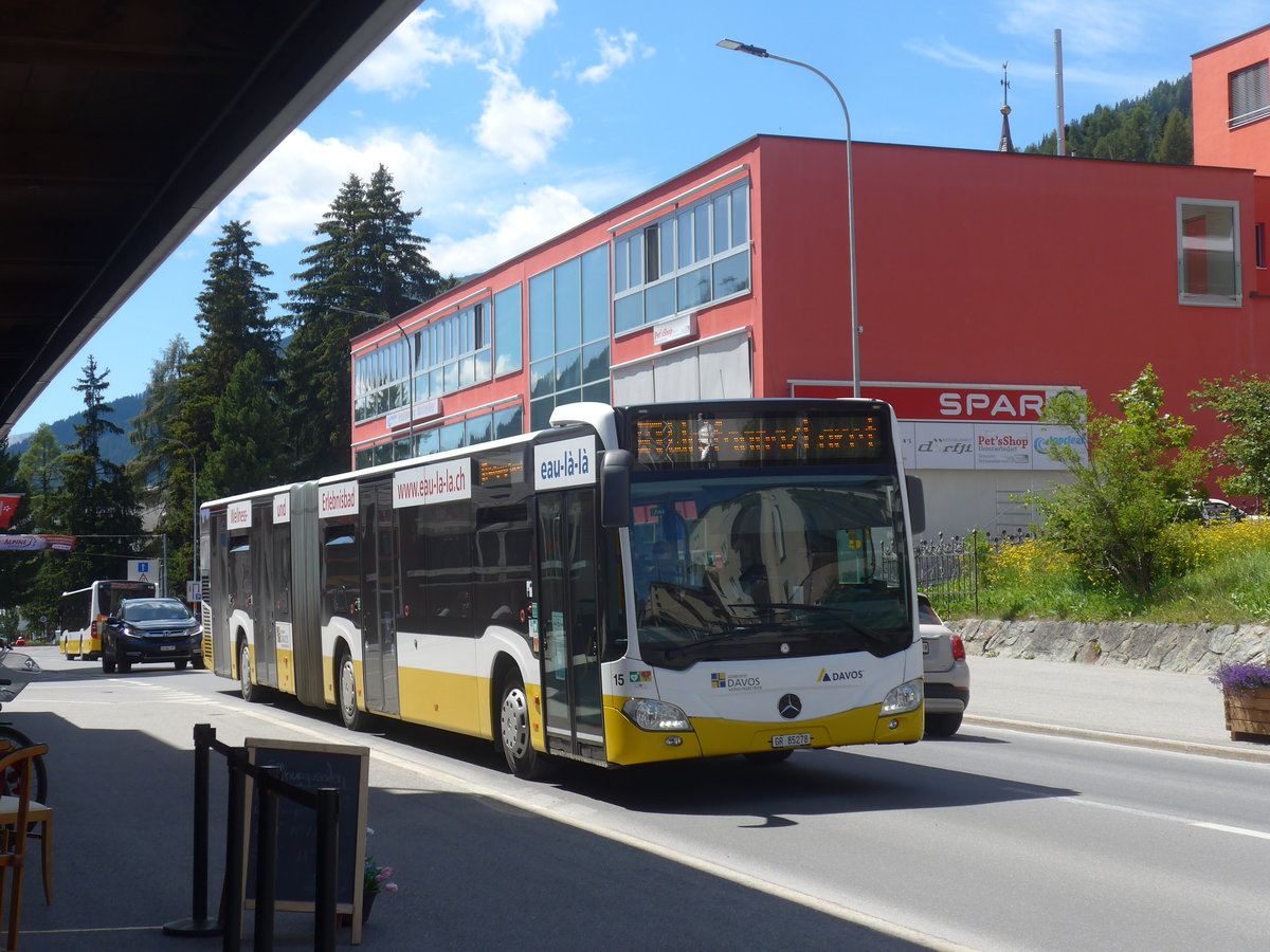 (218'926) - VBD Davos - Nr. 15/GR 85'278 - Mercedes am 20. Juli 2020 beim Bahnhof Davos Dorf