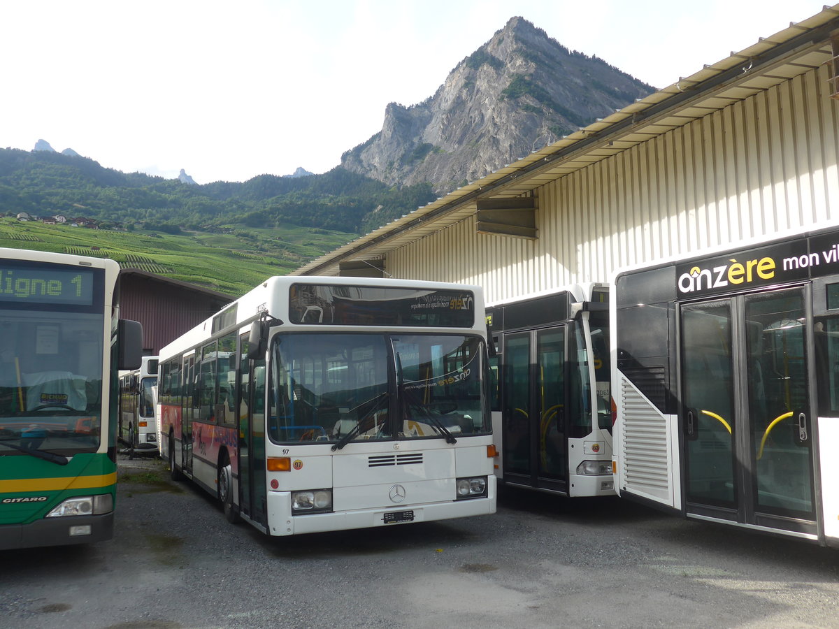 (219'090) - Buchard, Leytron - Nr. 97 - Mercedes (ex BGU Grenchen Nr. 5) am 25. Juli 2020 in Leytron, Garage