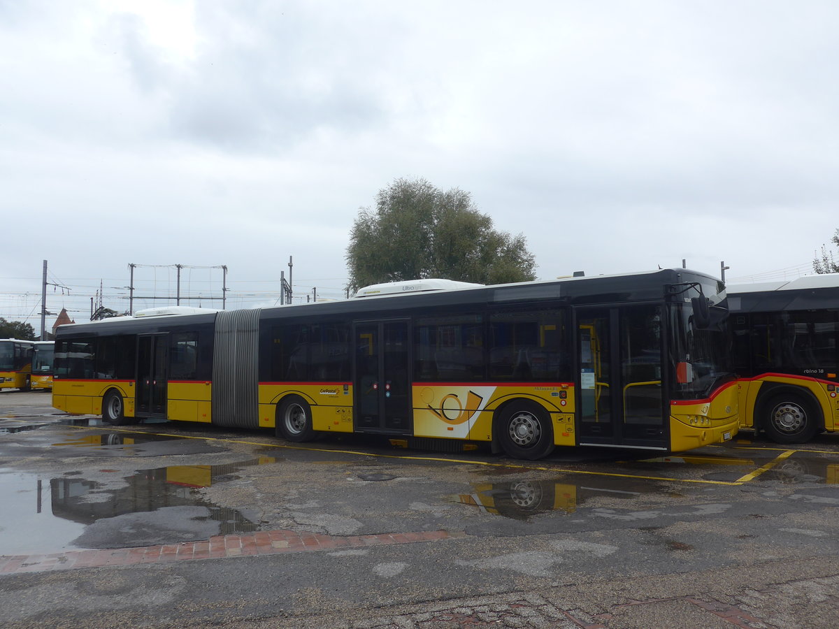 (220'308) - CarPostal Ouest - VD 305'105 - Solaris am 30. August 2020 in Yverdon, Garage