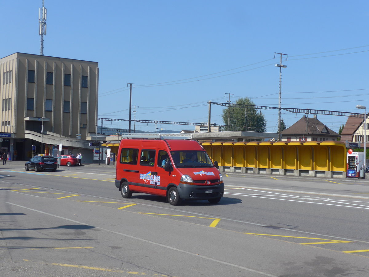 (220'767) - Knecht, Windisch - Nr. 358/AG 162'739 - Renault am 13. September 2020 beim Bahnhof Lenzburg