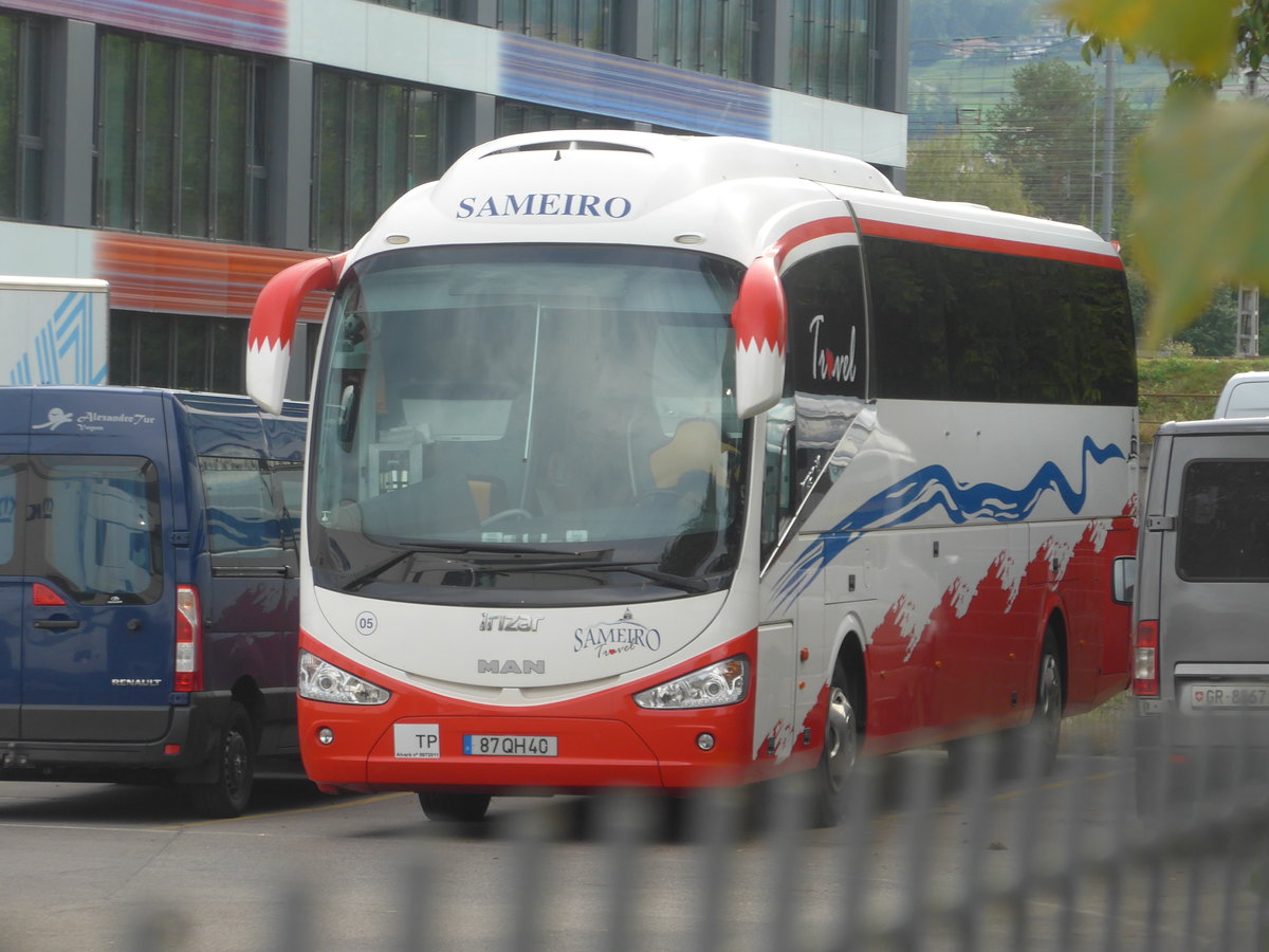 (221'012) - Aus Portugal: Sameiro, Braga - Nr. 5/87QH40 - MAN/Irizar am 22. September 2020 in Dietikon, Renault Trucks