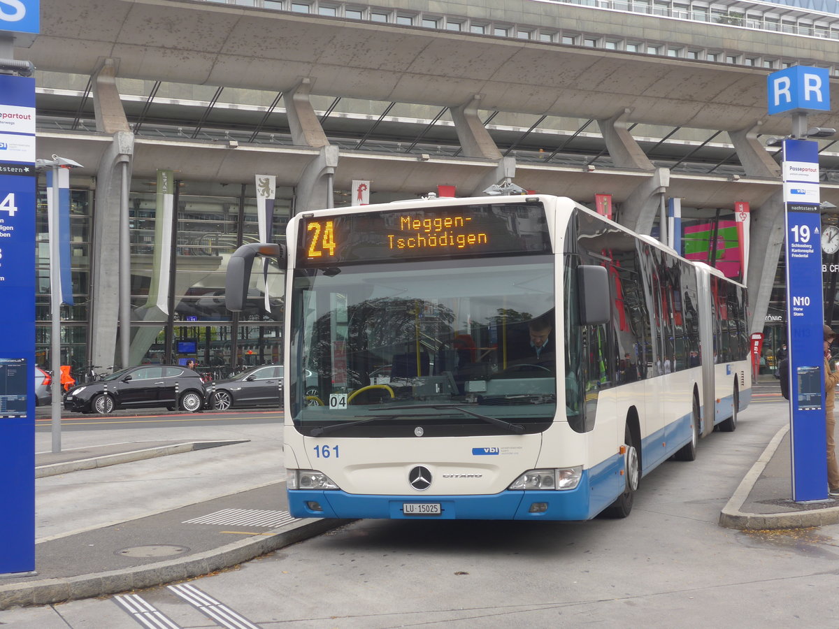 (221'372) - VBL Luzern - Nr. 161/LU 15'025 - Mercedes am 25. September 2020 beim Bahnhof Luzern