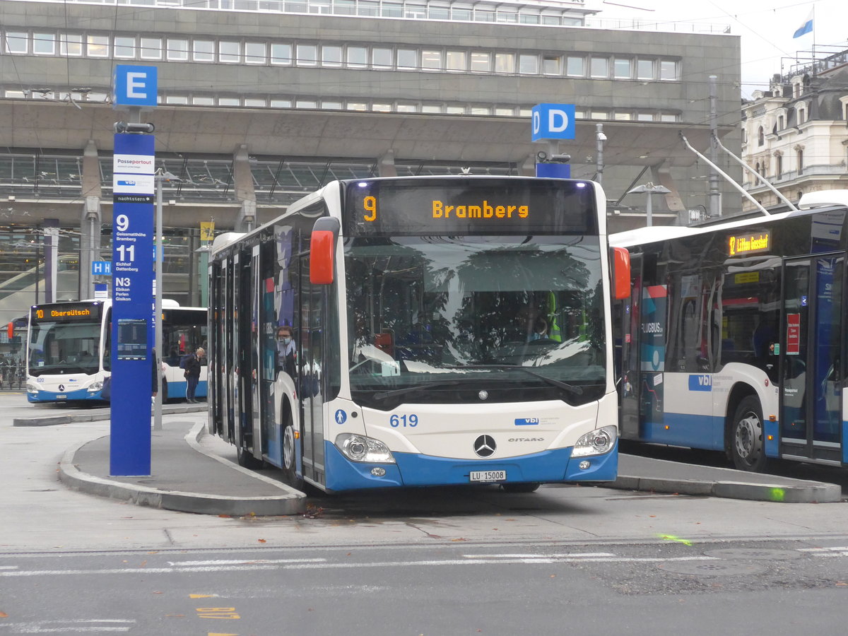 (221'388) - VBL Luzern - Nr. 619/LU 15'008 - Mercedes am 25. September 2020 beim Bahnhof Luzern