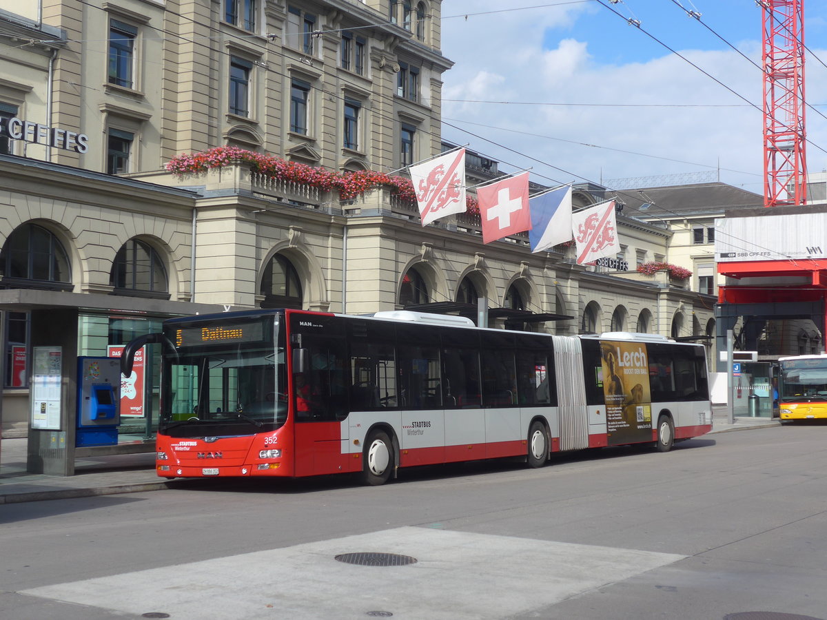 (222'011) - SW Winterthur - Nr. 352/ZH 886'352 - MAN am 18. Oktober 2020 beim Hauptbahnhof Winterthur