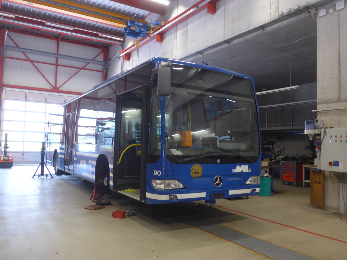 (222'111) - AFA Adelboden - Nr. 90 - Mercedes am 19. Oktober 2020 in Frutigen, Garage