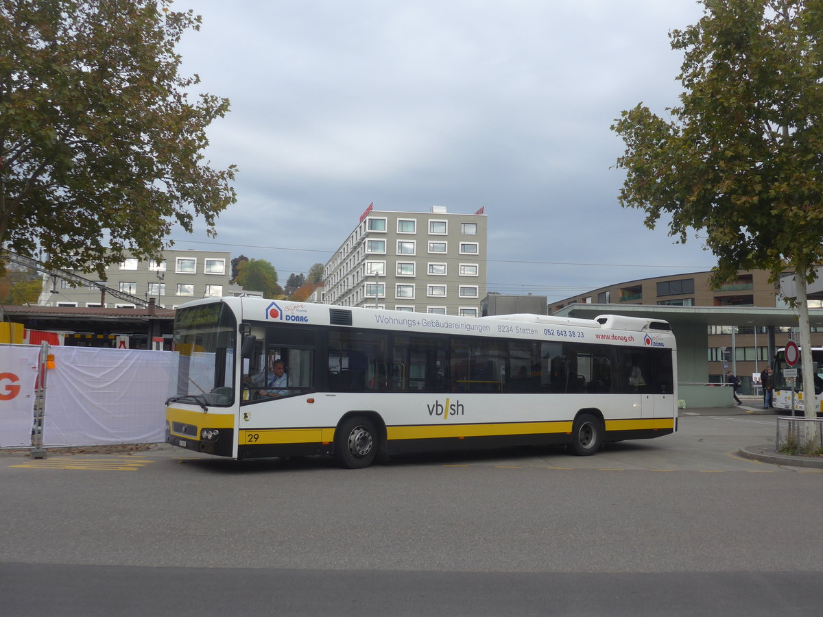 (222'201) - VBSH Schaffhausen - Nr. 29/SH 38'029 - Volvo am 21. Oktober 2020 beim Bahnhof Schaffhausen