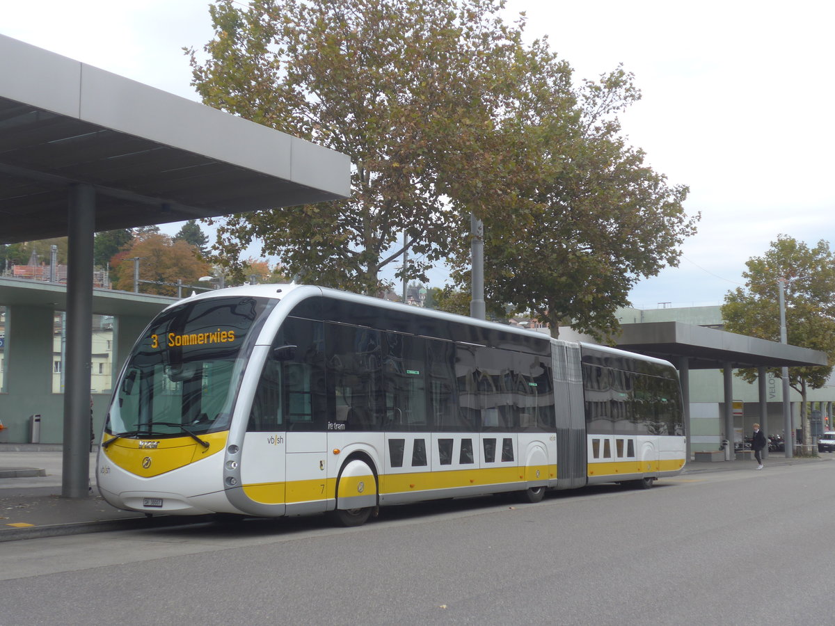 (222'224) - VBSH Schaffhausen - Nr. 7/SH 38'007 - Irizar am 21. Oktober 2020 beim Bahnhof Schaffhausen