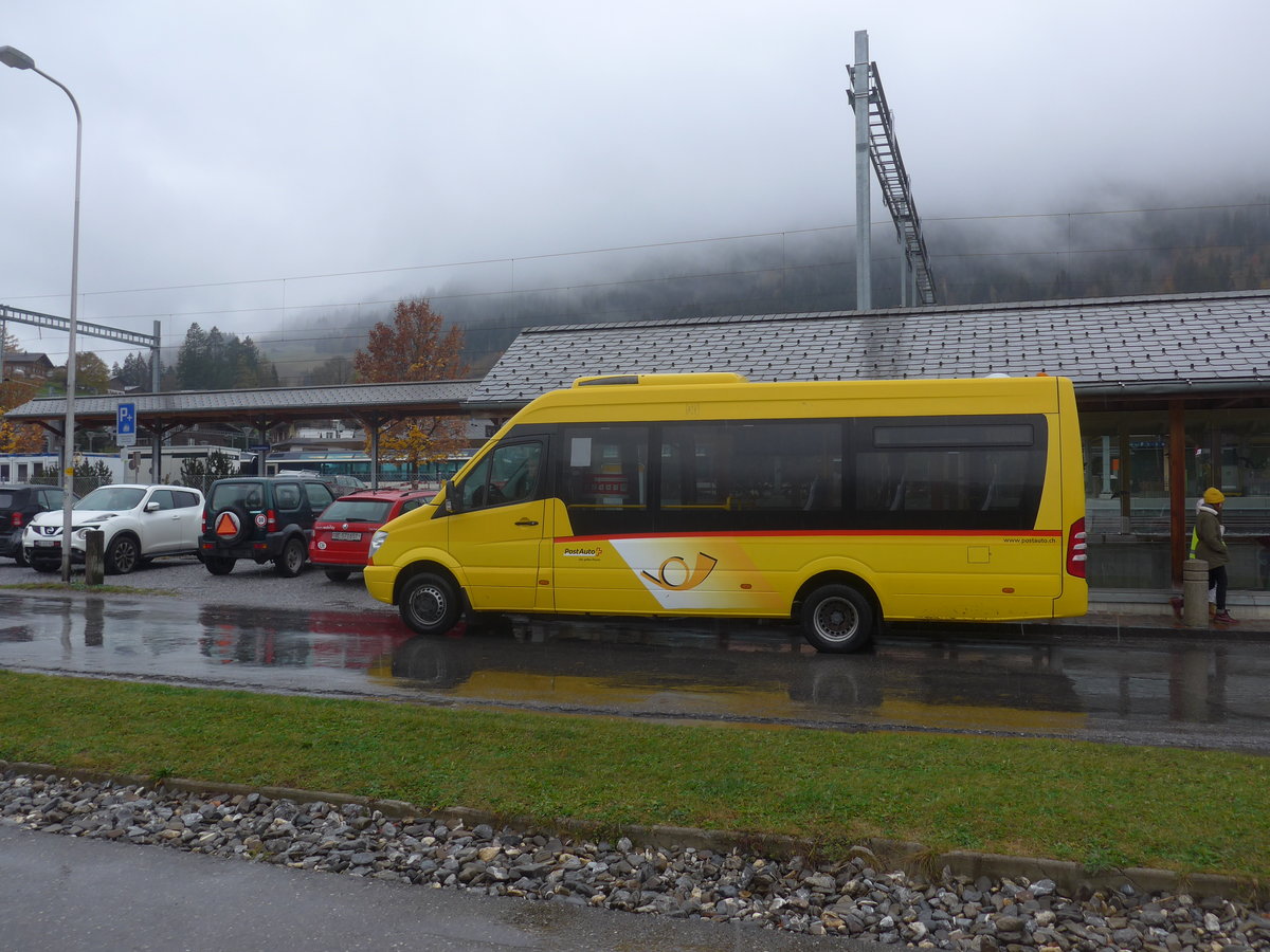 (222'712) - Tritten, Zweisimmen - BE 802'464 - Mercedes (ex BLT Oberwil Nr. 21) am 26. Oktober 2020 beim Bahnhof Zweisimmen