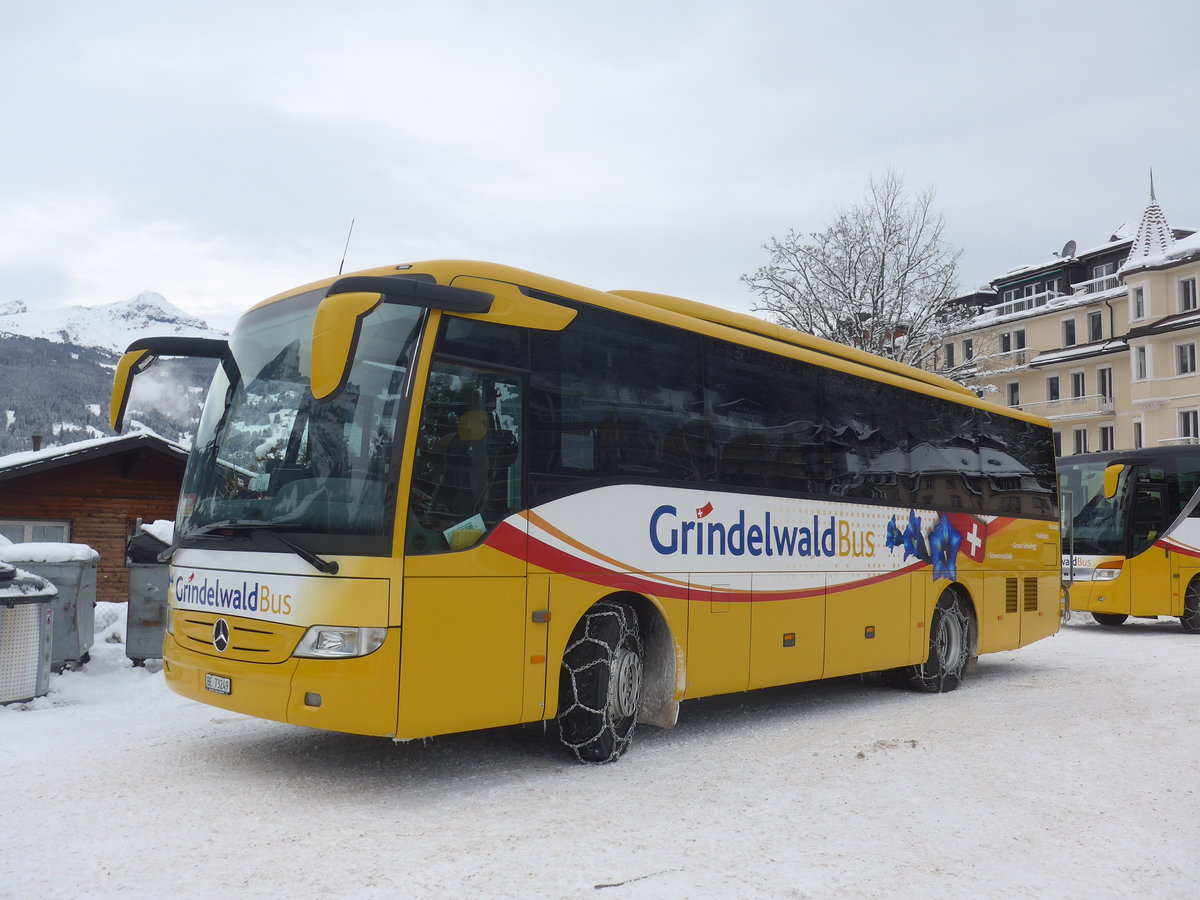 (223'148) - Grindelwaldbus, Grindelwald - Nr. 25/BE 73'249 - Mercedes am 27. Dezember 2020 beim Bahnhof Grindelwald