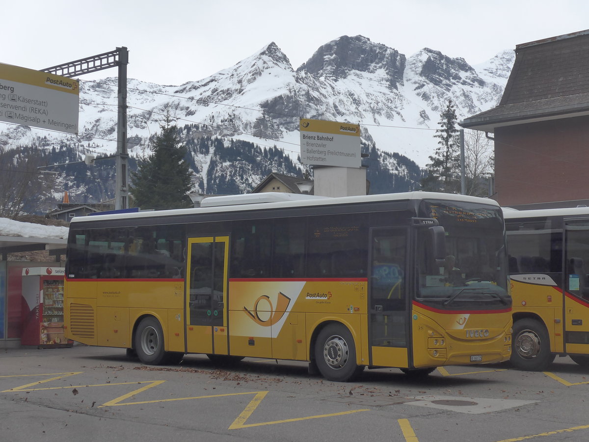 (224'099) - Flck, Brienz - Nr. 25/BE 868'725 - Iveco am 13. Mrz 2021 auf dem Brnigpass