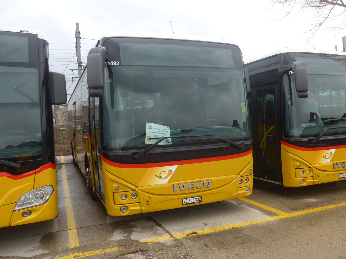 (224'189) - CarPostal Ouest - VD 604'332 - Iveco am 14. Mrz 2021 in Yverdon, Garage