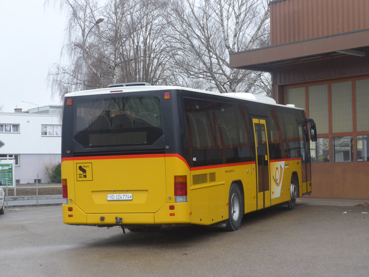 (224'214) - CarPostal Ouest - VD 124'774 - Volvo am 14. Mrz 2021 in Yverdon, Garage