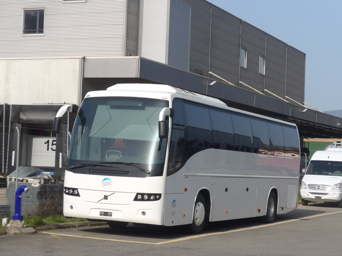 (224'660) - Lman Tours, Prverenges - Volvo am 2. April 2021 in Daillens, Planzer