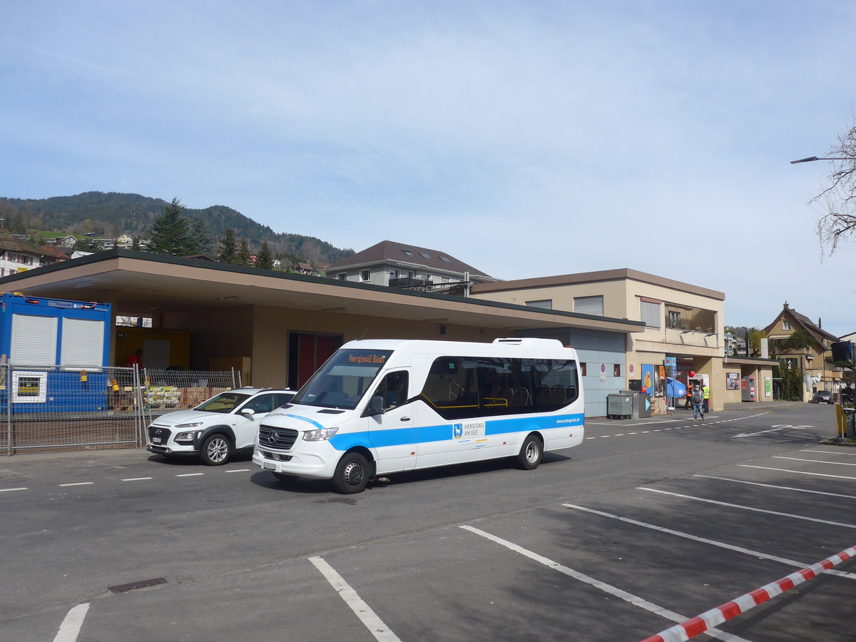 (224'807) - AAGR Rothenburg - Nr. 119/LU 285'205 - Mercedes am 5. April 2021 beim Bahnhof Hergiswil