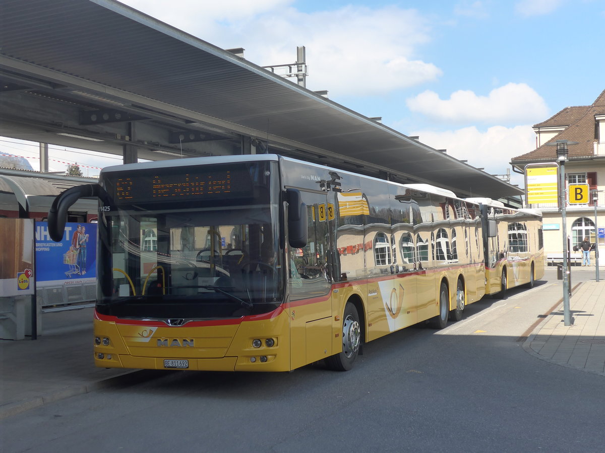 (224'979) - PostAuto Bern - BE 811'692 - MAN am 14. April 2021 beim Bahnhof Spiez