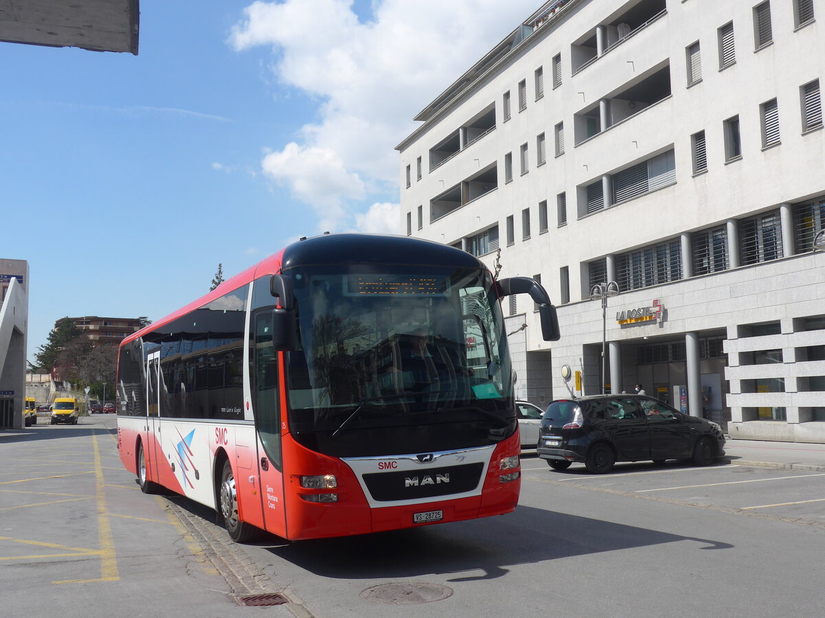 (225'124) - SMC Montana - Nr. 25/VS 28'725 - MAN am 19. April 2021 bei Bahnhof Sierre