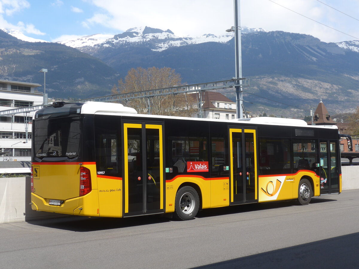 (225'128) - PostAuto Wallis - Nr. 3/VS 414'345 - Mercedes am 19. April 2021 in Sierre, Busbahnhof